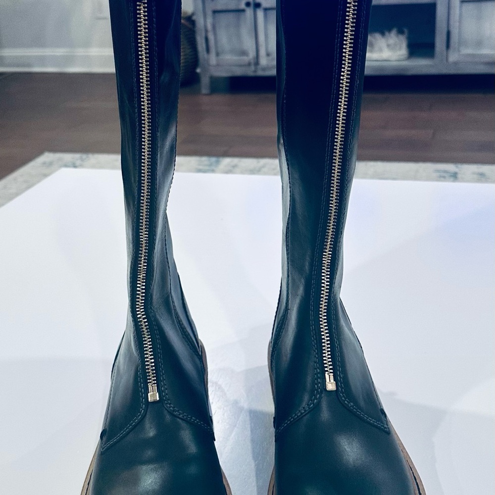 Kelsi Dagger Brooklyn Cape-knee high black boots NWOT sz 7.